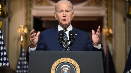 Administración Biden nombra a un fiscal experimentado como nuevo abogado de la Casa Blanca