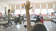 Distrito escolar revela por qué prohibió la exclusión voluntaria de lecciones con material LGBT