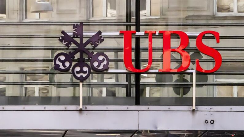 Imagen de archivo del logo del banco suizo UBS. EFE/EPA/Michael Buholzer
