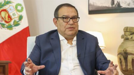 Gobierno de Perú destituye al comandante de la Policía por «negligencias muy graves»