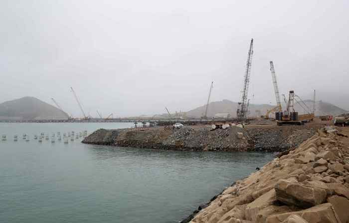 Vista del 22 de agosto de 2023 de las obras del puerto de Chancay, en el departamento de Lima, Perú. (EFE/Paolo Aguilar)