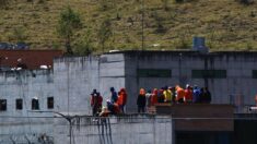 Motines en dos cárceles de Ecuador con guardias retenidos en una de ellas