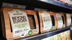 Los ingresos de Beyond Meat caen un 30 por ciento debido a la débil demanda de alimentos veganos