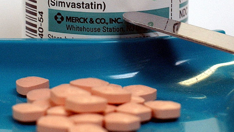 Fármaco Zocor, una estatina. (Stephen Chernin/Getty Images)