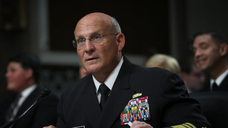 El vicealmirante de la Marina Michael M. Gilday declara ante el Comité de Servicios Armados del Senado el 31 de julio de 2019 en Washington, DC. (Win McNamee/Getty Images)