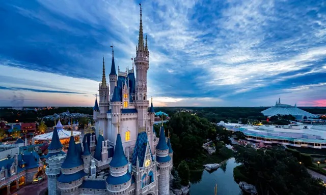 El Parque Magic Kingdom aparece en esta foto facilitada por Walt Disney World Resort, el 8 de octubre de 2014. (Matt Stroshane/Walt Disney World Resort vía Getty Images)