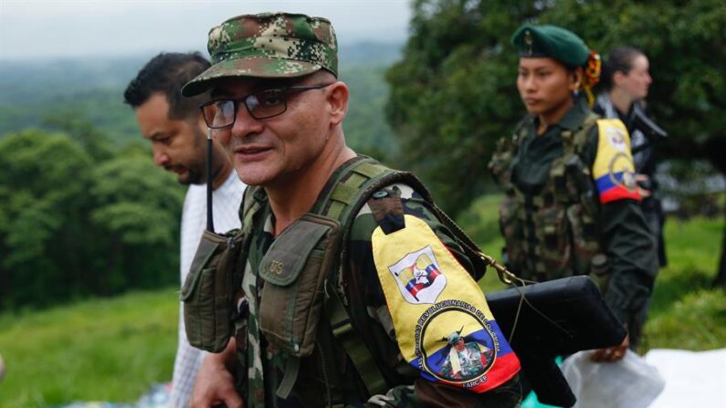 Fotografía de archivo del 16 de abril de 2023 que muestra a Alias "Iván Mordisco", comandante general de la disidencia de las FARC. EFE/Ernesto Guzmán