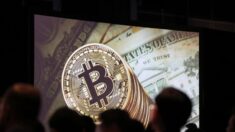 La criptomoneda Bitcoin baja más de un 6 % y cae hasta los 26,000 dólares
