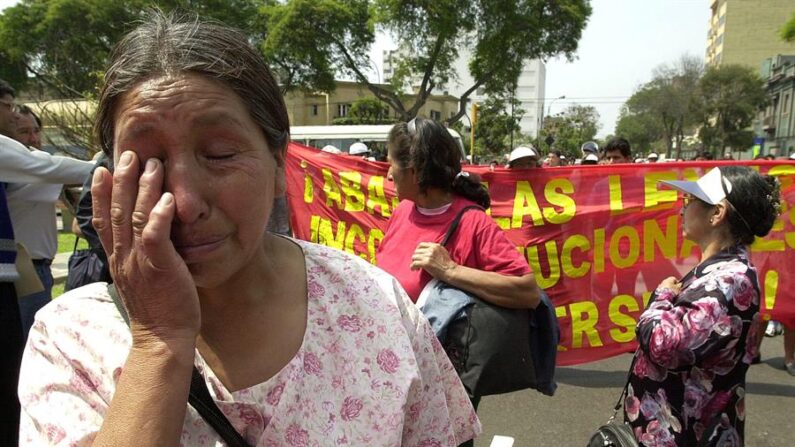 Imagen de archivo de familiares de presos y desaparecidos de Sendero Luminoso. EFE/Kote Rodrigo