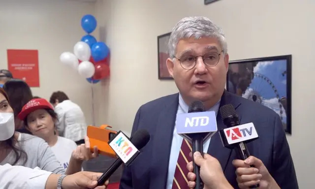 David Shafer, presidente del Partido Republicano de Georgia, habla en la ceremonia de inauguración del Centro Comunitario Asiático-Pacífico-Americano del Partido Republicano en Berkeley Lake, Georgia, el 17 de septiembre de 2021. (Roland Ree/The Epoch Times)