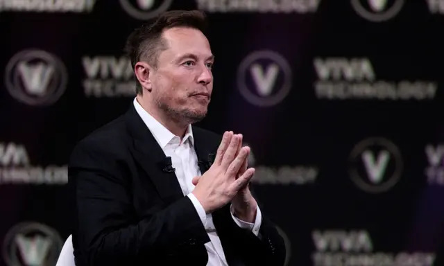 Elon Musk, director ejecutivo de SpaceX, asiste a un acto durante la feria de startups tecnológicas e innovación Vivatech, en el centro de exposiciones de la Puerta de Versalles de París, el 16 de junio de 2023. (Joel Saget/AFP vía Getty Images)