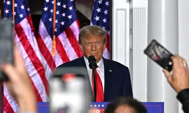 El expresidente Donald Trump pronuncia un discurso en el Trump National Golf Club Bedminster en Bedminster, Nueva Jersey, el 13 de junio de 2023. (Ed Jones/AFP vía Getty Images)