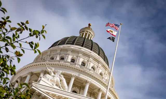 El edificio del Capitolio del Estado de California en Sacramento, California, el 18 de abril de 2022. (John Fredricks/The Epoch Times)
