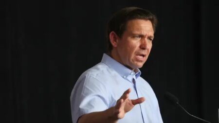 DeSantis: Trump «ayudó a facilitar» las circunstancias que propiciaron su propia derrota en 2020