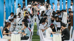 China detiene publicación de datos de jóvenes desempleados ante tasa de desempleo en aumento