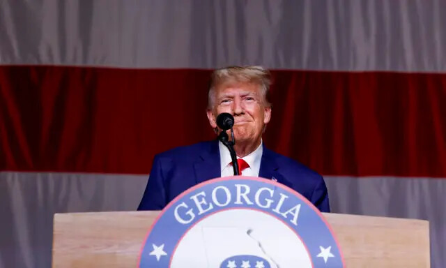 El expresidente Donald Trump pronuncia comentarios durante la convención republicana del estado de Georgia en el Centro de Comercio y Convenciones de Columbus, en Columbus, Georgia, el 10 de junio de 2023. (Anna Moneymaker/Getty Images)
