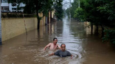 Crece la ira pública en China tras desvío de aguas de inundaciones para salvar Beijing