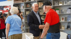 Mensaje de Pence gana atención entre veteranos de Iowa