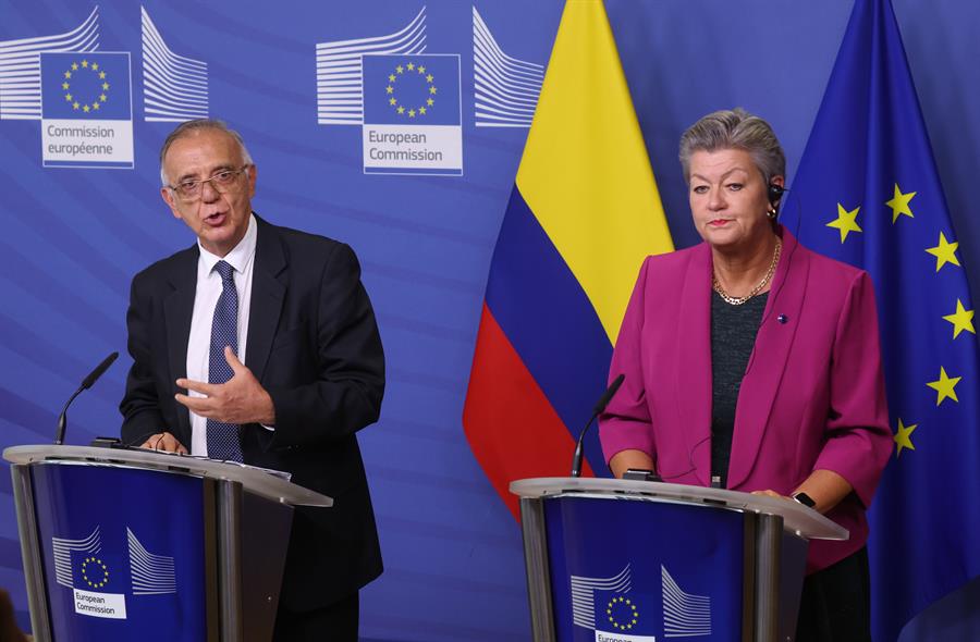 UE y Colombia tratan de construir una red para combatir el narcotráfico