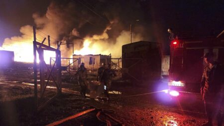 Ascienden a 68 los muertos en explosión en depósito de combustible en Nagorno Karabaj