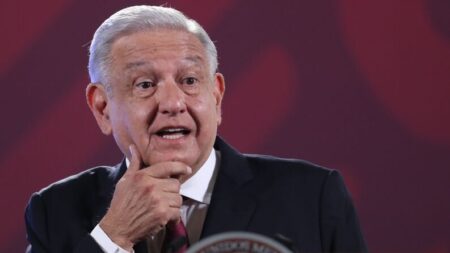 López Obrador agradece fallo de juez de EE. UU. que ordena a Texas quitar las boyas en la frontera