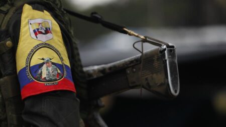 Gobierno y disidencias de las FARC acuerdan instalar una mesa de diálogo aún sin fecha