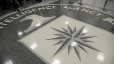 Oficiales de la CIA recibieron pagos para cambiar su postura sobre los orígenes del COVID-19: Denunciante