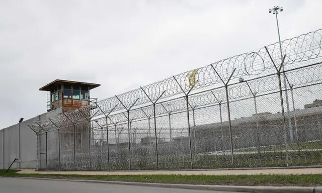El Departamento Correccional del Condado de Cook (CCDOC), que alberga una de las mayores cárceles del país, en Chicago, Illinois, el 9 de abril de 2020. (Kamil Krzaczynski/AFP vía Getty Images)