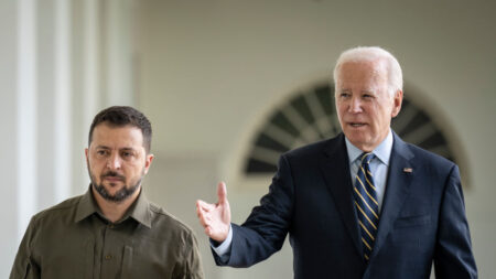 Biden aprueba ayuda de seguridad para Ucrania de USD 325 Mills tras visita de Zelenski a la Casa Blanca