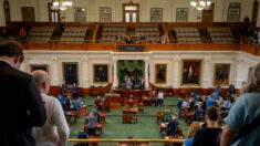 Absuelven al fiscal general de Texas, Ken Paxton, de los 16 artículos de impeachment