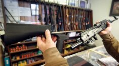 Una jueza ratifica la prohibición federal de los aceleradores de disparos