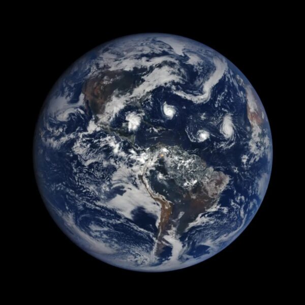 Una foto del planeta Tierra desde la Cámara de Imágenes Policromáticas de la Tierra (EPIC) de la NASA en el satélite DSCOVR el 11 de septiembre del 2018. (Observatorio de la Tierra de la NASA)