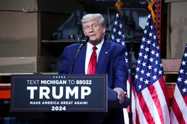 El ex presidente Donald Trump habla en un acto en Clinton Township, Michigan, el 27 de septiembre de 2023. (Madalina Vasiliu/The Epoch Times)