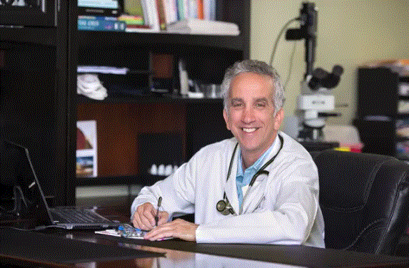 Dr. David Brownstein (Fotografía cortesía del Dr. Brownstein)