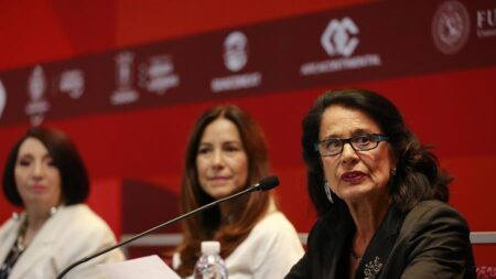 La escritora mexicana Coral Bracho gana el Premio FIL de Literatura 2023