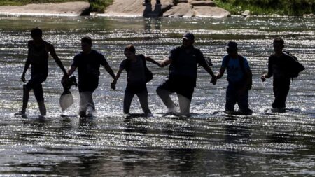 Cuatro contrabandistas se declaran culpables de causar la muerte de 8 migrantes en Texas