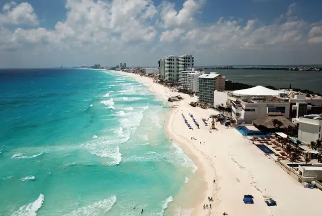 Vista aérea de una playa mexicana en una foto de archivo. (Elizabeth Ruiz/AFP vía Getty Images)