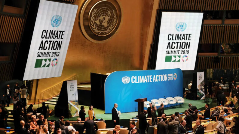 Líderes mundiales y delegados se reúnen en una cumbre para abordar el cambio climático, en la sede de las Naciones Unidas en Nueva York, el 23 de septiembre de 2019. (Spencer Platt/Getty Images)
