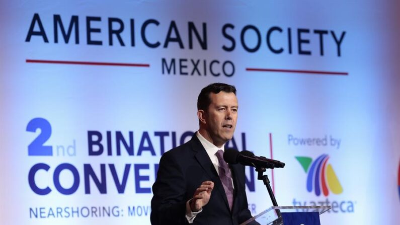 El presidente de la American Society of Mexico (AmSoc), Larry Rubin, habla el 5 de septiembre de 2023 durante la Convención Binacional de American Society of Mexico, en Ciudad de México (México). EFE/José Méndez