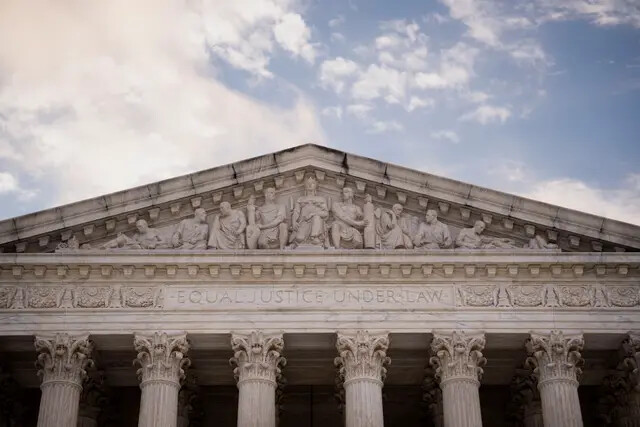 Vista del Tribunal Supremo de EE.UU. al amanecer en Washington el 31 de julio de 2023. (Madalina Vasiliu/The Epoch Times)