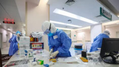 Los hospitales chinos tratan los casos de COVID-19 como resfriado común mientras aumentan los casos