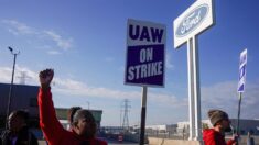 La huelga del automóvil de EE.UU. se extiende a una de las plantas más rentables de Ford