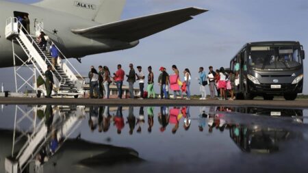 EE.UU. asegura que Venezuela decidió de manera «independiente» recibir vuelos de deportación