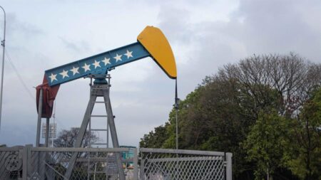 EE.UU. levanta temporalmente sanciones sobre el petróleo y el gas de Venezuela