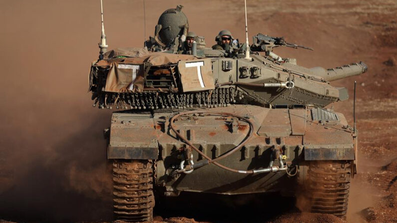 Un tanque israel tivo Merkava, el pasado 26 de octubre. EFE/EPA/Atef Safadi