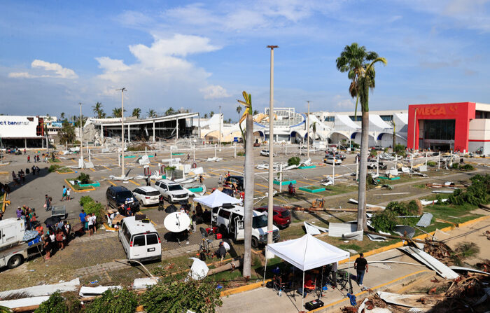Vista hoy de los destrozos causados por el paso del huracán Otis, en Acapulco, estado de Guerrero, México. (EFE/ David Guzmán)
