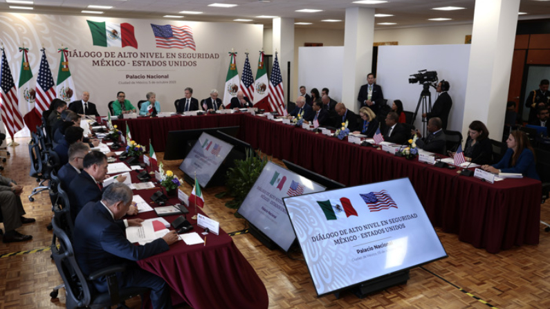 Fotografía general hoy, de la reunión de trabajo México-EEUU, en la Ciudad de México. (EFE/José Méndez)
