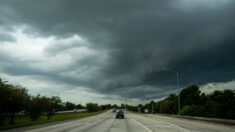 Al menos dos tornados afectan zonas de la costa centro-oeste de Florida