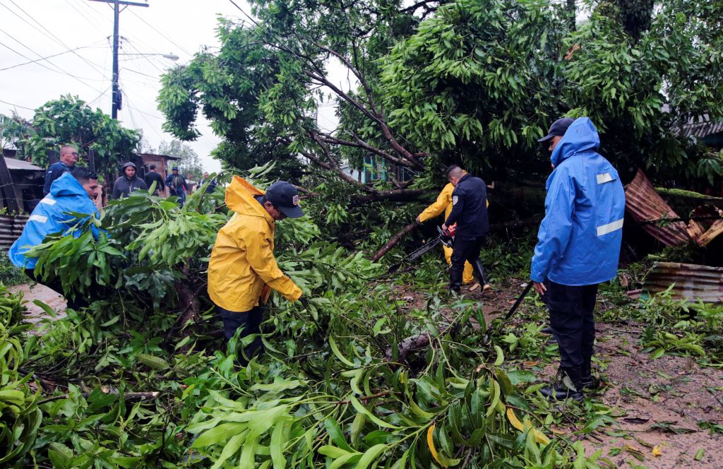 Nicaragua declara alerta amarilla en todo el territorio por la tormenta tropical Sara