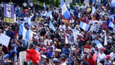 Los bloqueos de carreteras decrecen en Guatemala pero las protestas siguen contra fiscal